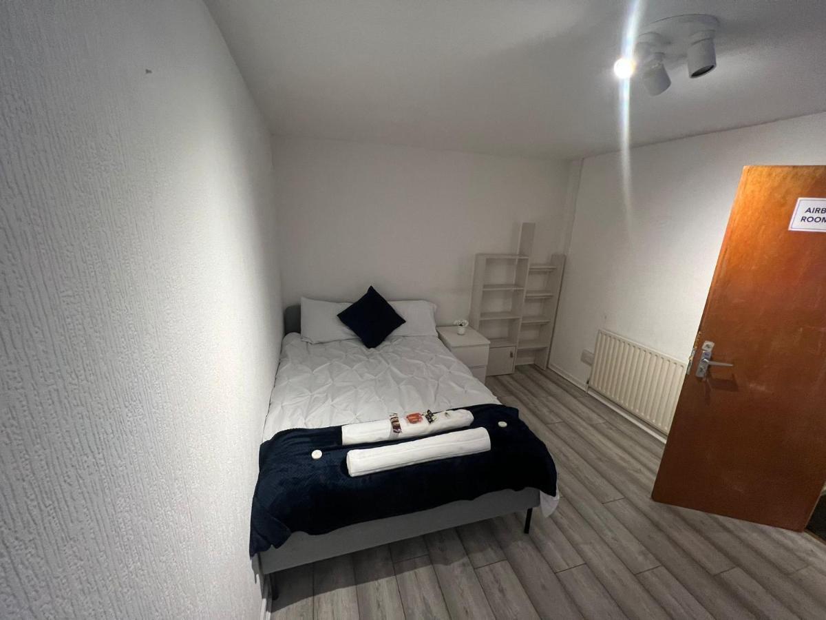 Indulge Hockley Hotel - With Free Front Parking - 10 Min Drive To Birmingham City Centre Bull Ring, Grand Central, Tesco Superstore, Primark & Commonwealth Games Exteriör bild